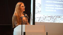 Schüleruniversitätstage 2024, Referentin Emily Nitsche